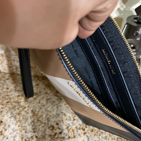 💕Michael Kors signature logo wallet clutch - Picture 10 of 11